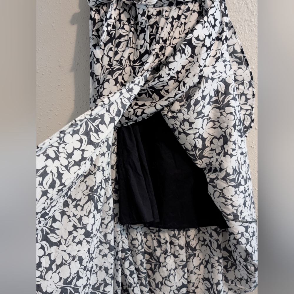 Beautiful Lawrence Zarian Black and White Floral Patterned Faux Wrap Maxi Skirt - Picture 11 of 11
